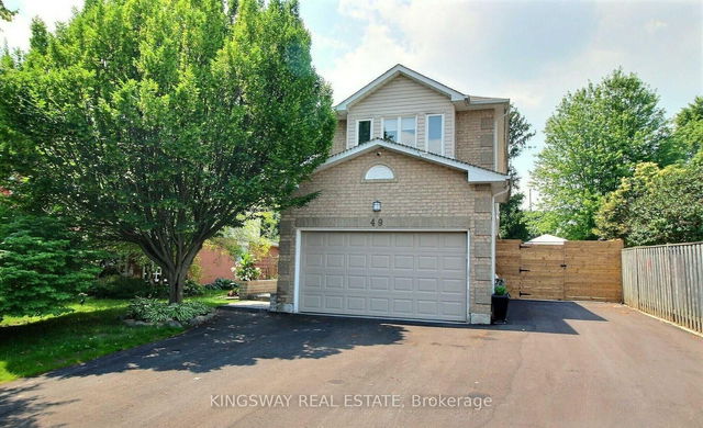 49 Farncomb Crescent
