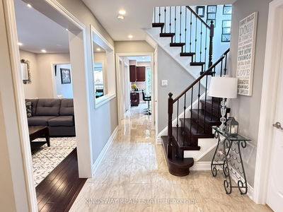 49 Farncomb Cres, Clarington - Bowmanville image-0-4