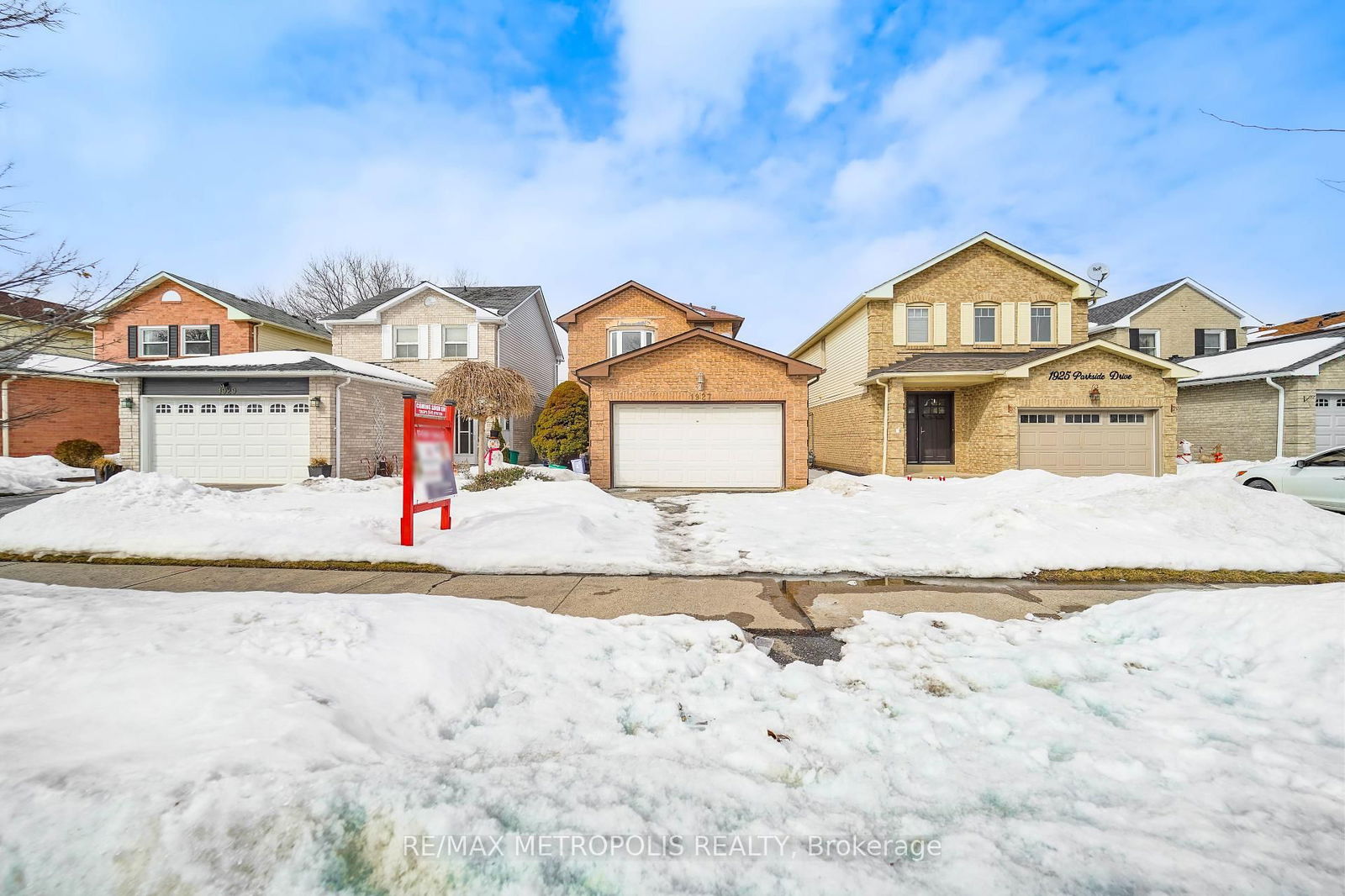Detached House for sale at 1927 PARKSIDE Drive, Pickering, Amberlea, L1V 3N6 - MLS: E12117871