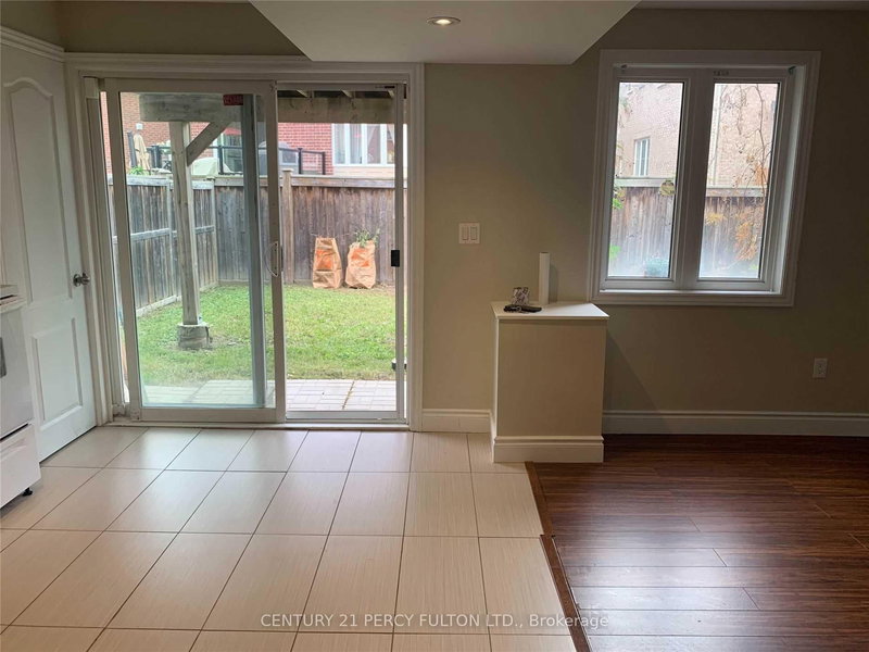 21 Watersplace Ave, Ajax, L1Z 0H5 | Image 3