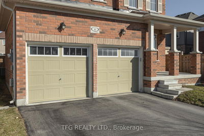 6 Henry Smith Ave, Clarington - Bowmanville image-0-3