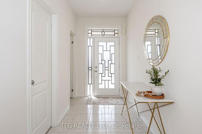 6 Henry Smith Ave, Clarington - Bowmanville image-0-4
