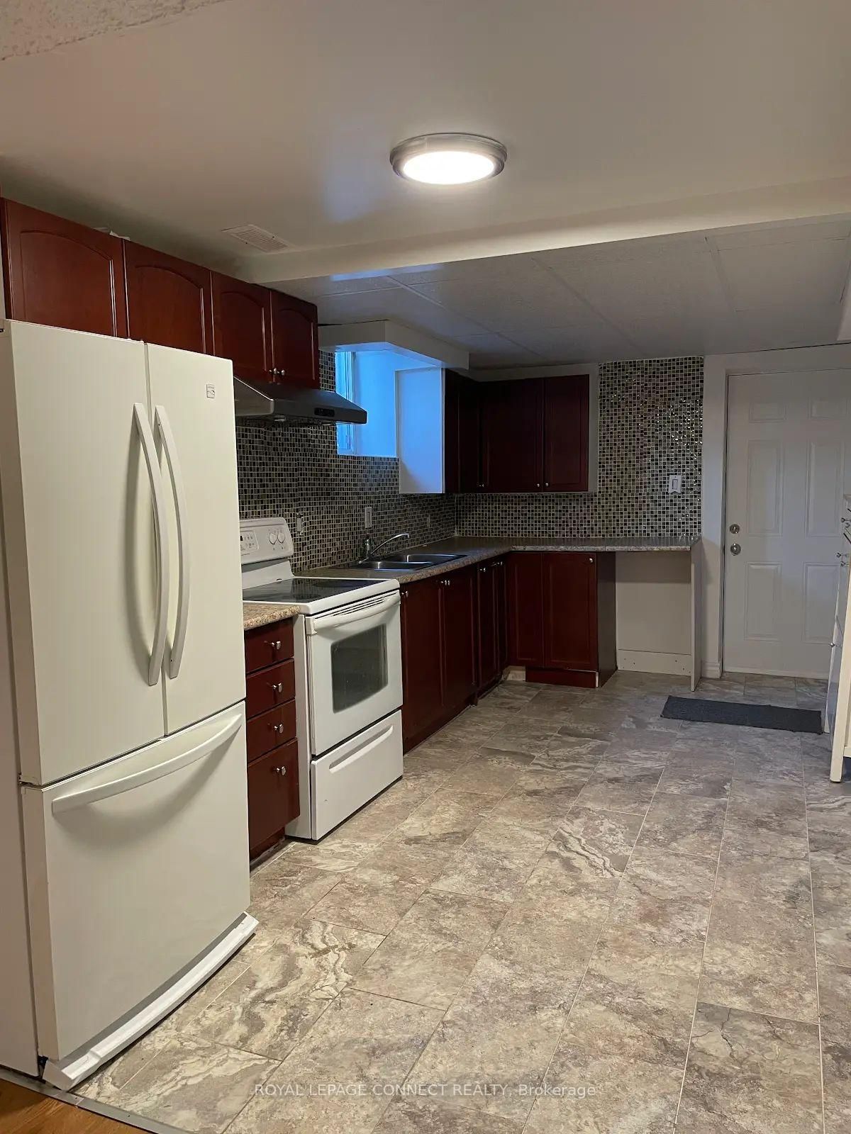 Detached House for lease at 533 Gardenview Square, Pickering, Amberlea, L1V 4R7 - MLS: E12118343