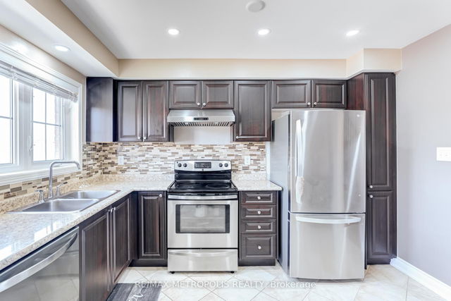 385 Rossland Road