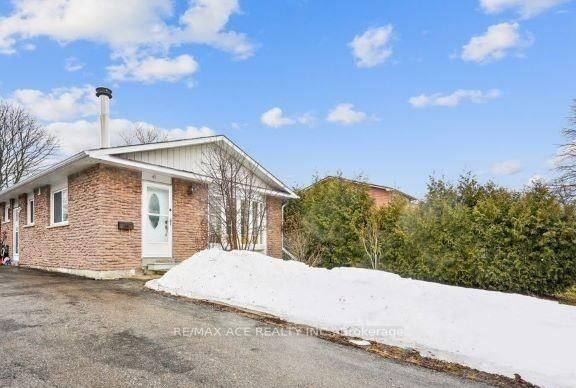 Upper - 45 Snowball Crescent