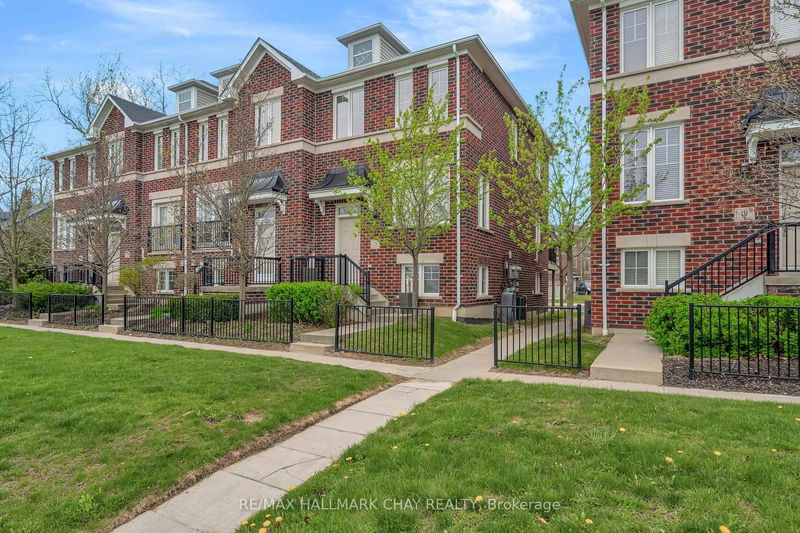 Unit 13 — 571 Longworth Ave, Clarington - Bowmanville image-0-0