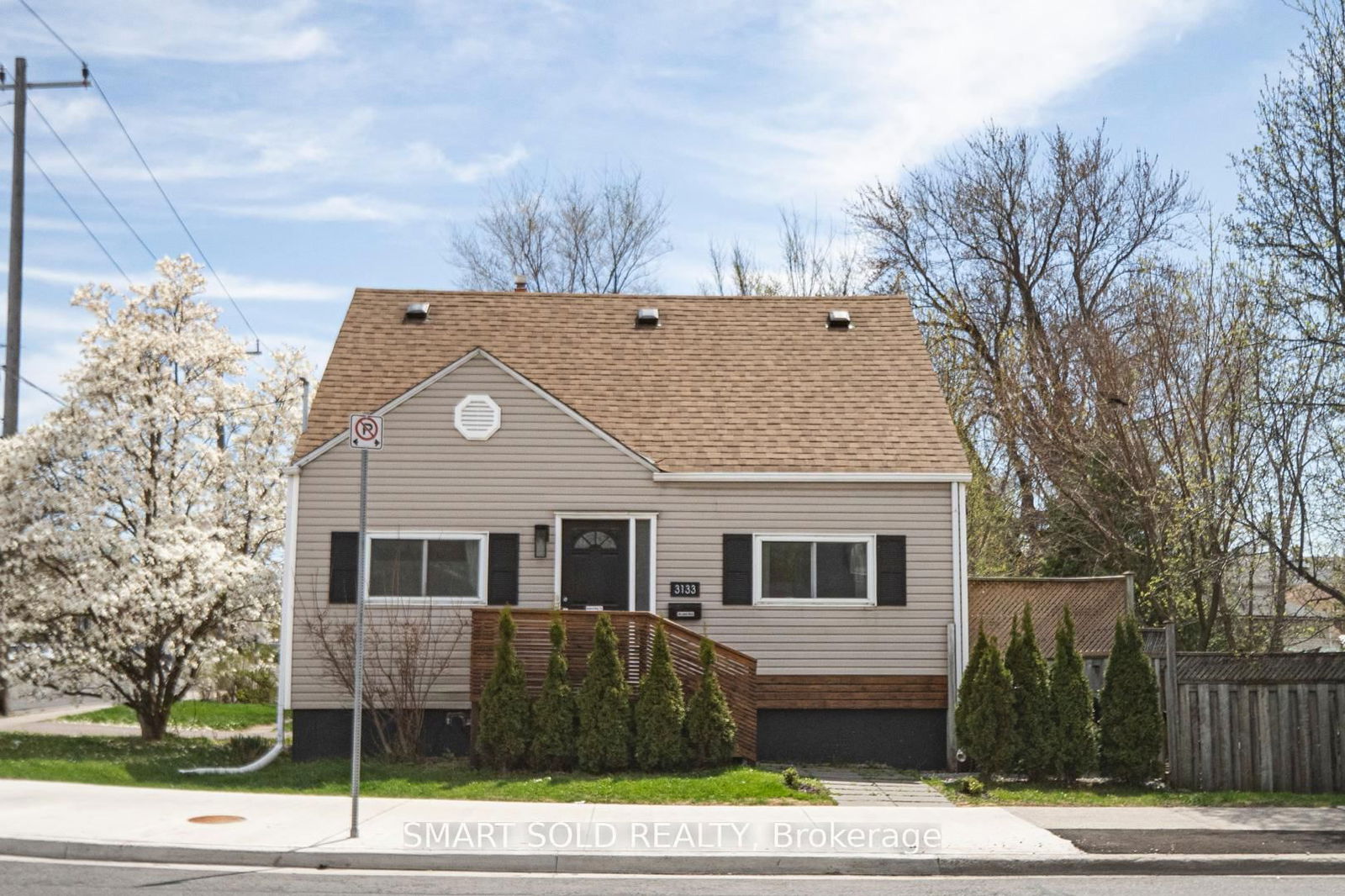 Detached House for sale at 3133 St. Clair Avenue, Toronto, Clairlea-Birchmount, M1L 1V2 - MLS: E12118664