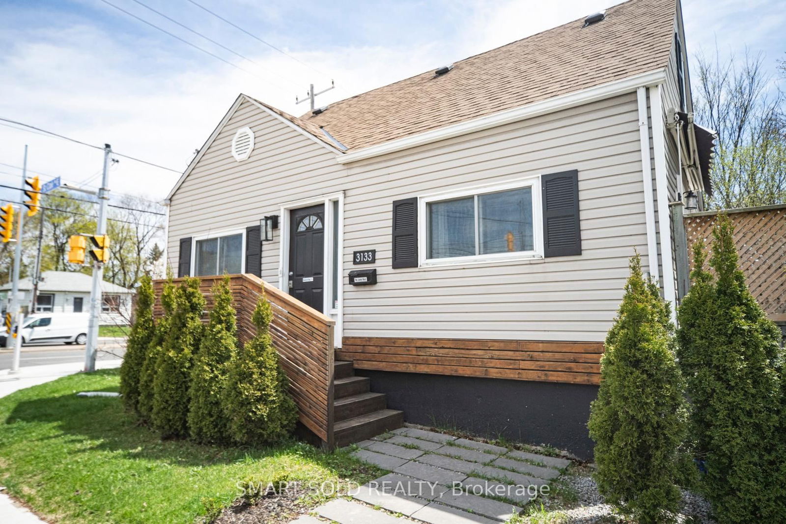 Detached House for sale at 3133 St. Clair Avenue, Toronto, Clairlea-Birchmount, M1L 1V2 - MLS: E12118664
