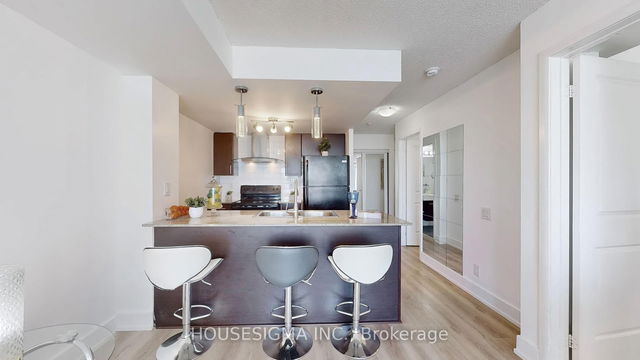 2211 - 190 Borough Drive
