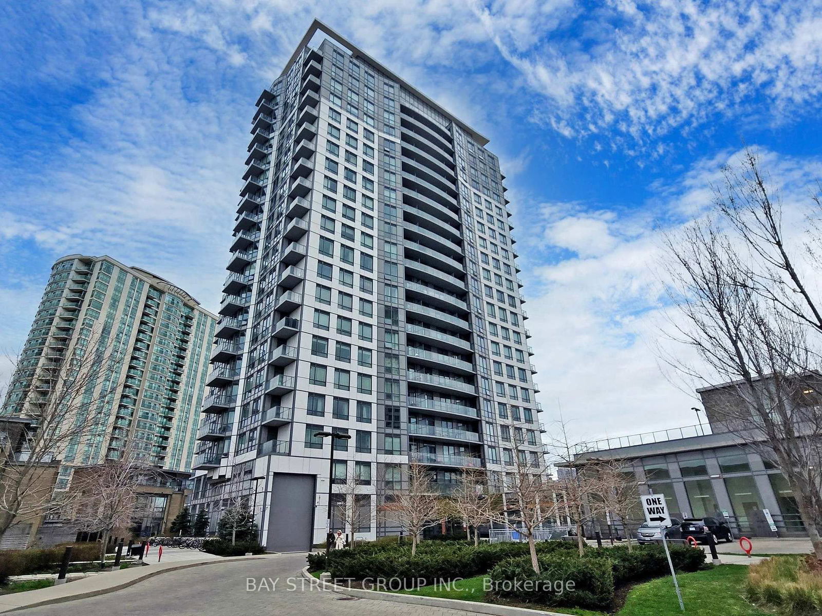 Condo for lease at 811-195 Bonis Avenue, Toronto, Tam O'Shanter-Sullivan, M1T 3W6 - MLS: E12118881