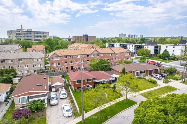 3 Savarin Street