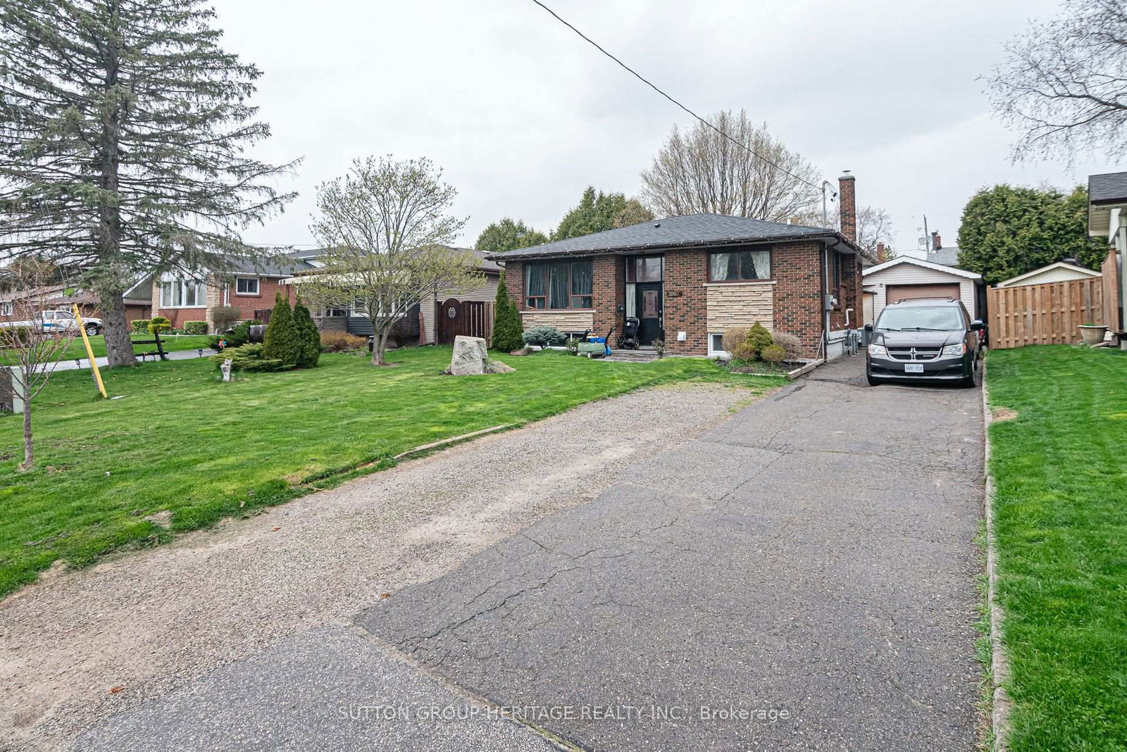 Detached House for lease at BSMT-1002 Denise Drive, Oshawa, Donevan, L1H 2Y2 - MLS: E12119091