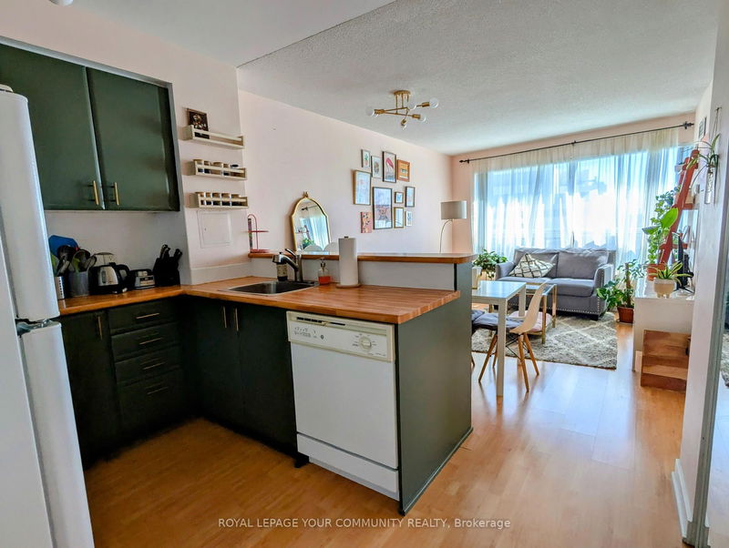 home for lease on 610-38 Lee Centre Drive