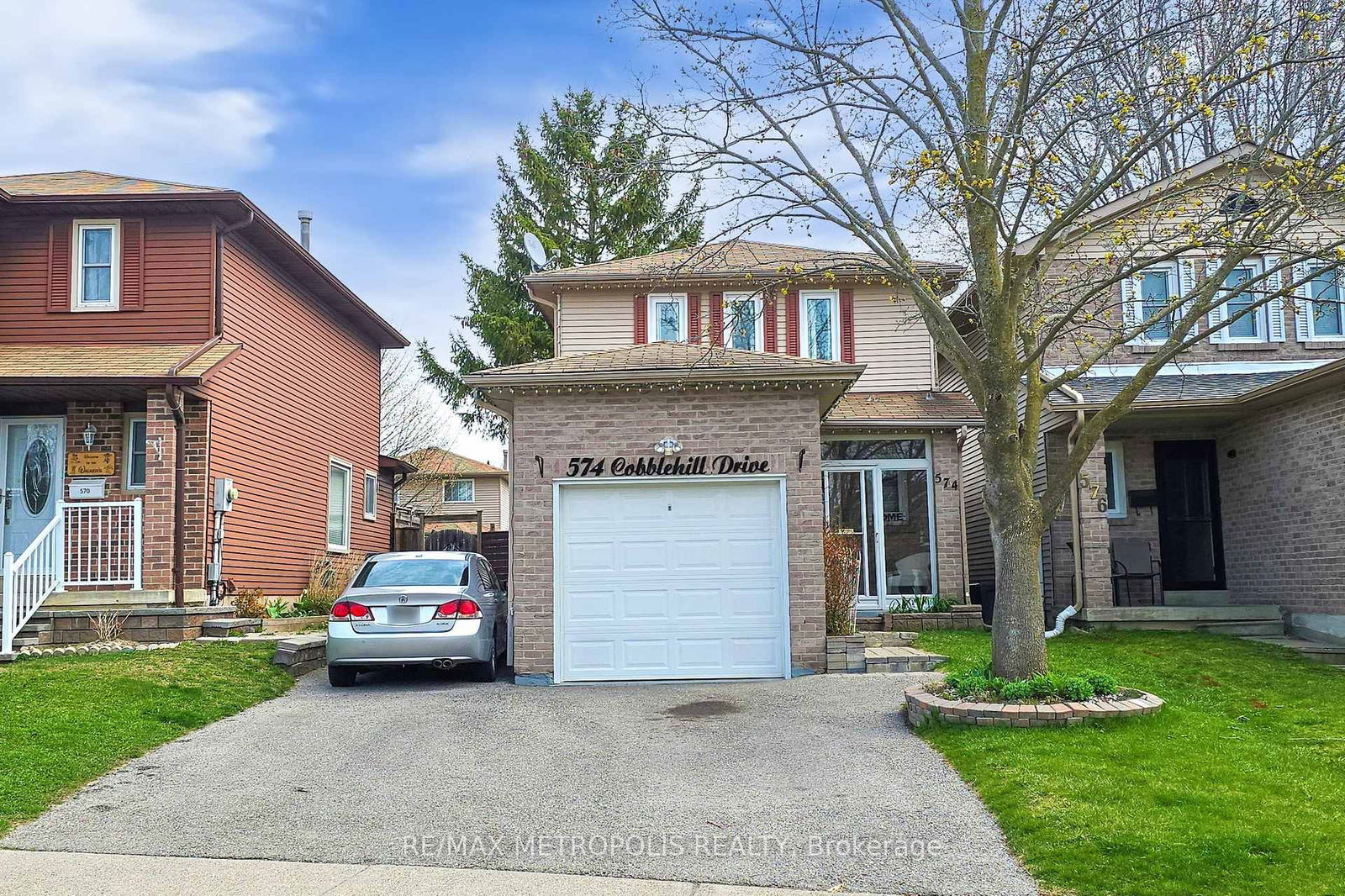 Detached House for sale at 574 Cobblehill Drive, Oshawa, Pinecrest, L1K 1R4 - MLS: E12120058
