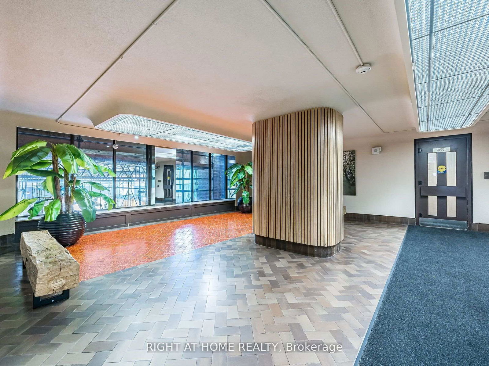 Condo for sale at 2203-1 Massey Square, Toronto, Crescent Town, M4C 5L4 - MLS: E12120238