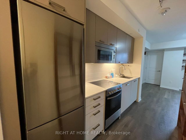 209 - 2301 Danforth Avenue