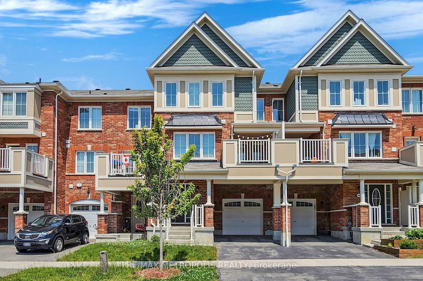 Townhouse for lease at 1054 Clipper Lane, Pickering, Rural Pickering, L1X 0E4 - MLS: E12121118