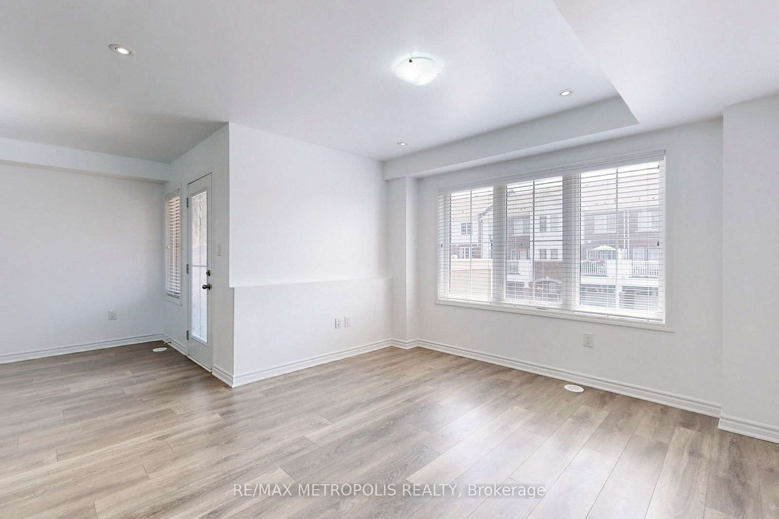 Townhouse for lease at 1054 Clipper Lane, Pickering, Rural Pickering, L1X 0E4 - MLS: E12121118