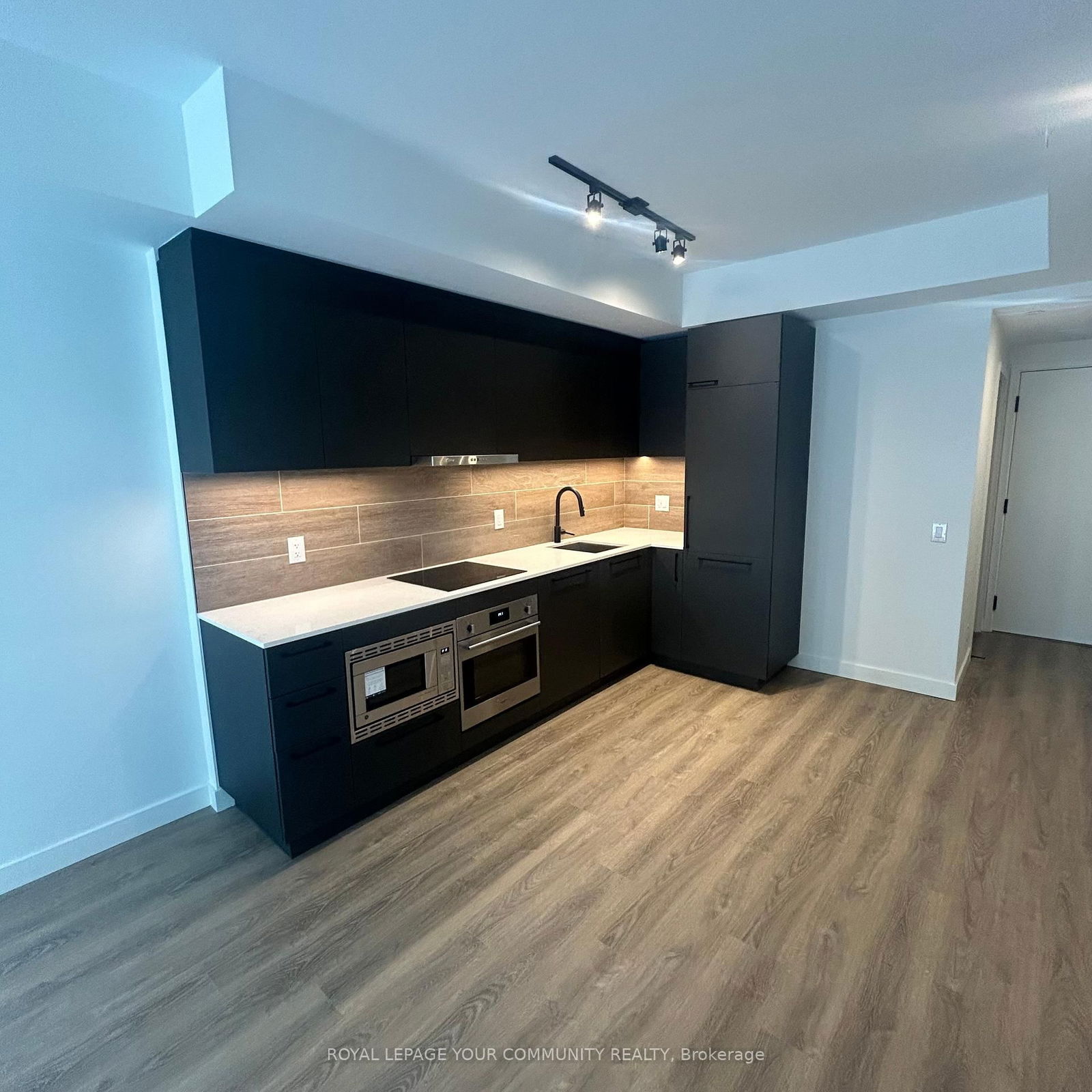 Condo for lease at 302-1050 Eastern Avenue, Toronto, The Beaches, M4L 1E6 - MLS: E12121254