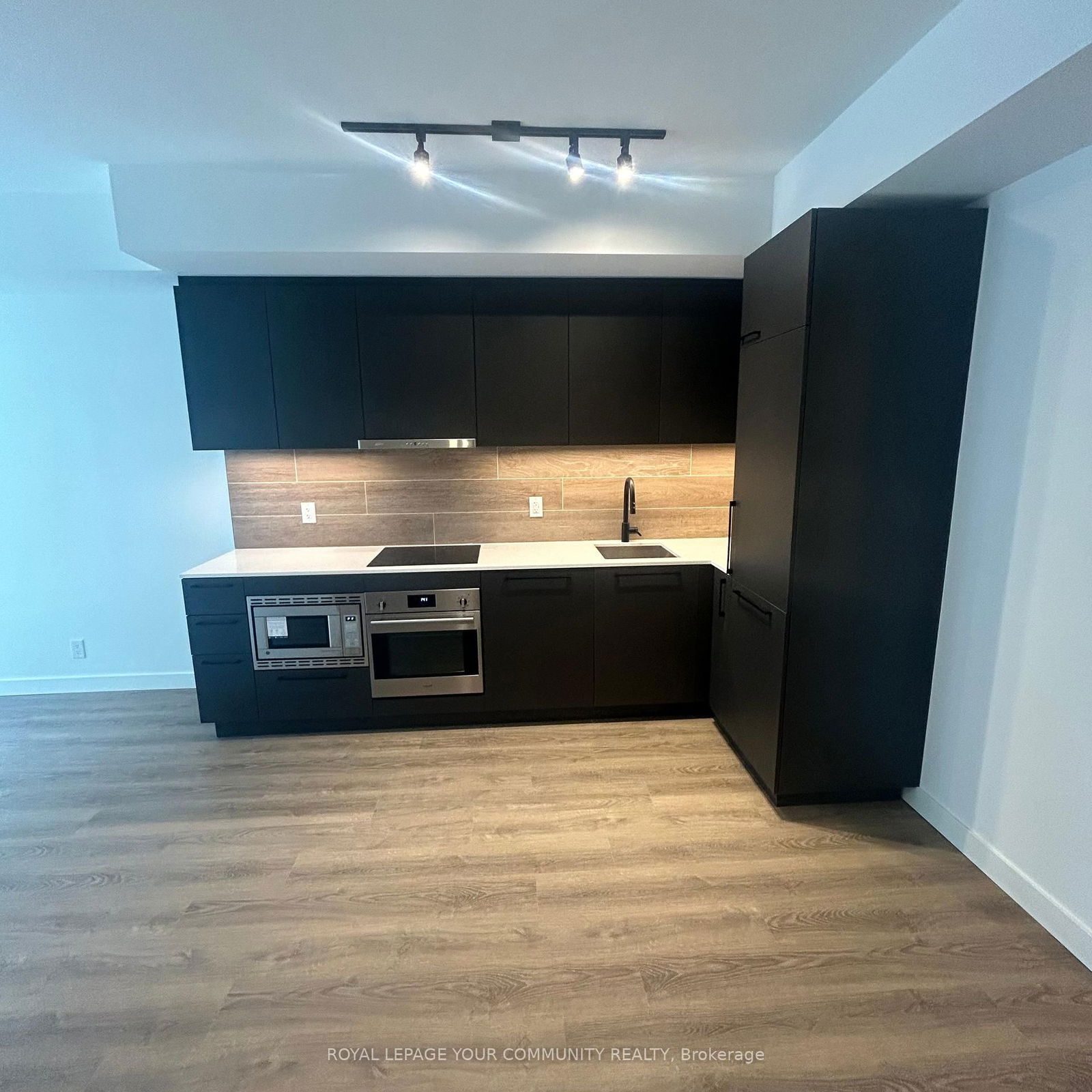 Condo for lease at 302-1050 Eastern Avenue, Toronto, The Beaches, M4L 1E6 - MLS: E12121254