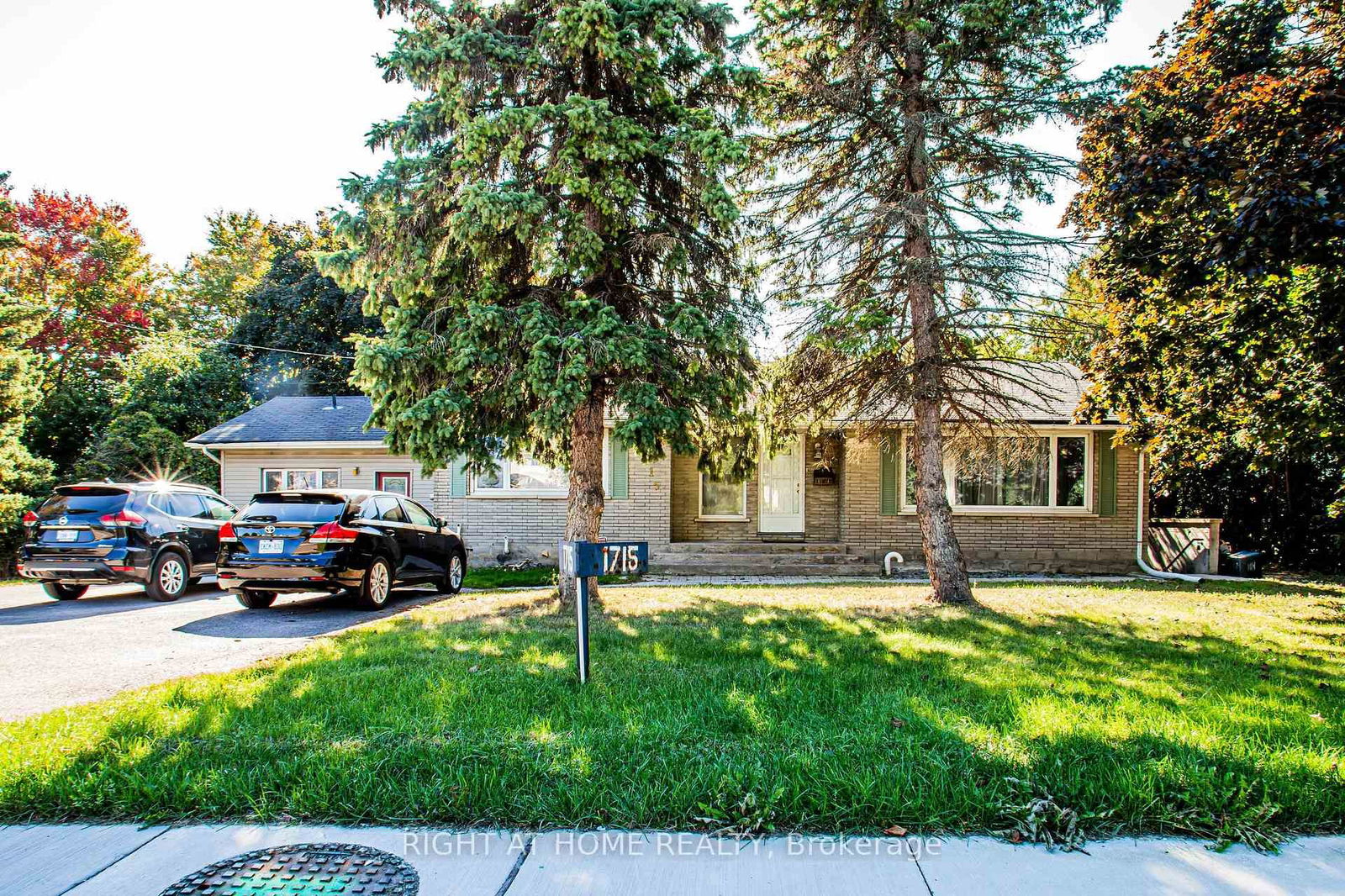 Detached House for lease at Main B-1715 Rossland Road, Whitby, Blue Grass Meadows, L1N 3P1 - MLS: E12121311