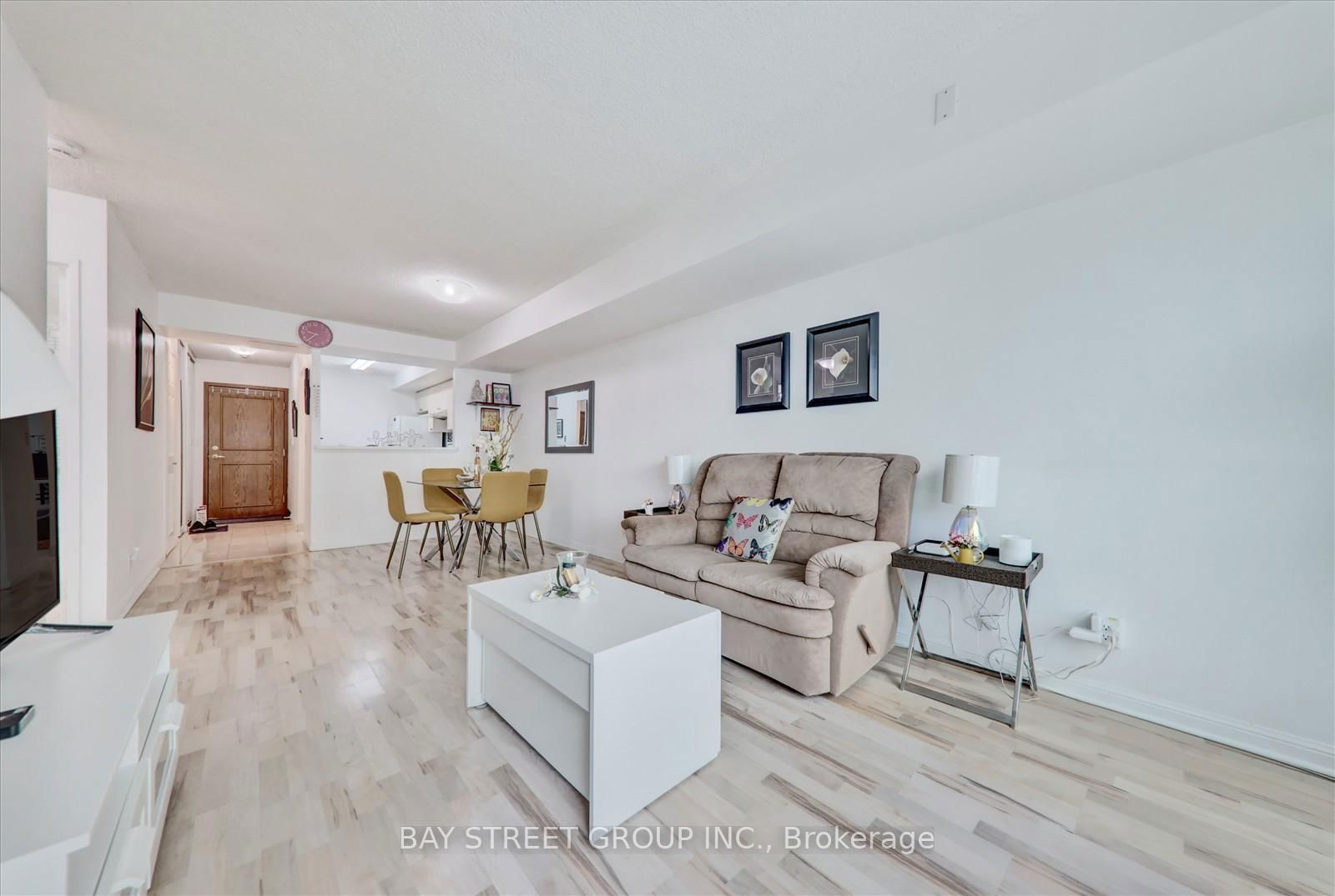 Condo for sale at 306-8 Lee Centre Drive, Toronto, Woburn, M1H 3H8 - MLS: E12121330