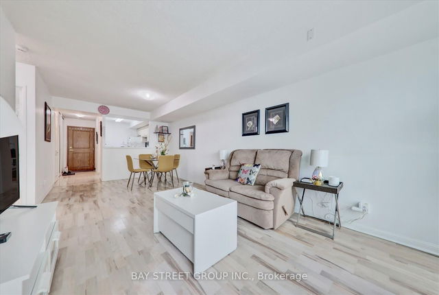 306 - 8 Lee Centre Drive