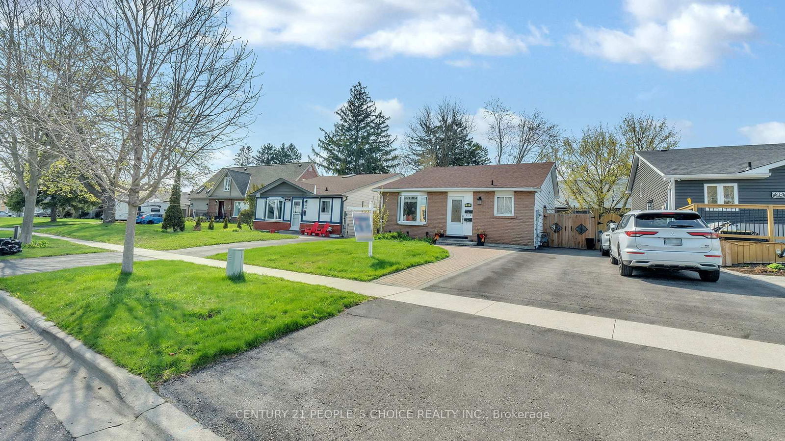 Detached House for sale at 24 Grassmere Court, Oshawa, Lakeview, L1H 3X4 - MLS: E12121352