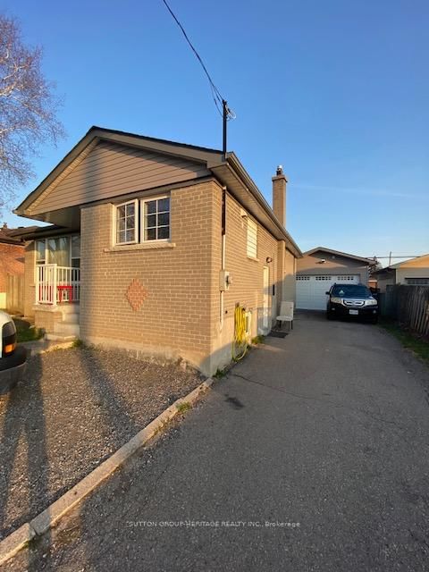 Detached House for sale at 631 Shakespeare Avenue, Oshawa, Donevan, L1H 3H8 - MLS: E12121617