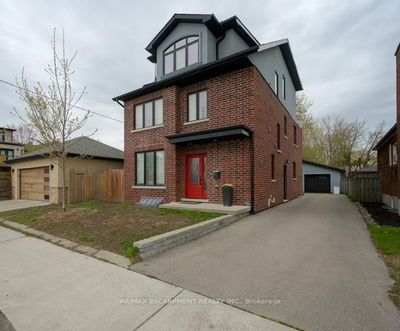 820 Cosburn Ave, Toronto - East York