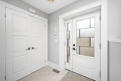820 Cosburn Ave, Toronto - East York image-0-1