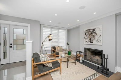 820 Cosburn Ave, Toronto - East York image-0-2