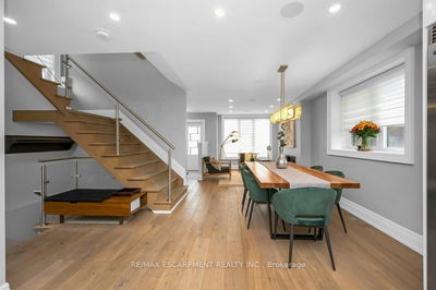 820 Cosburn Ave, Toronto - East York image-0-4