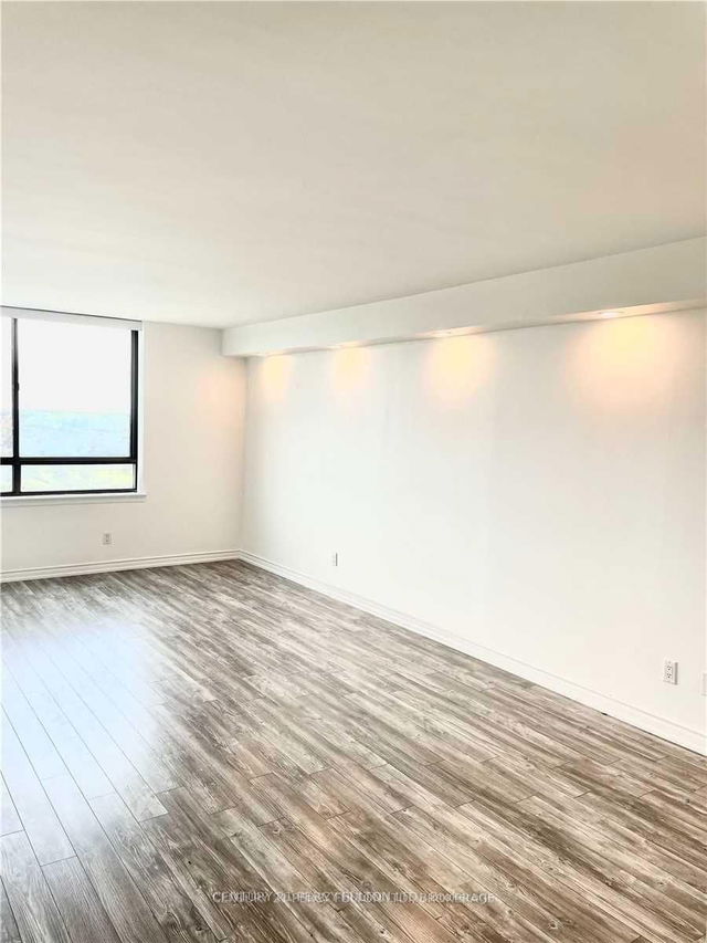 1619 - 75 bamburgh Circle
