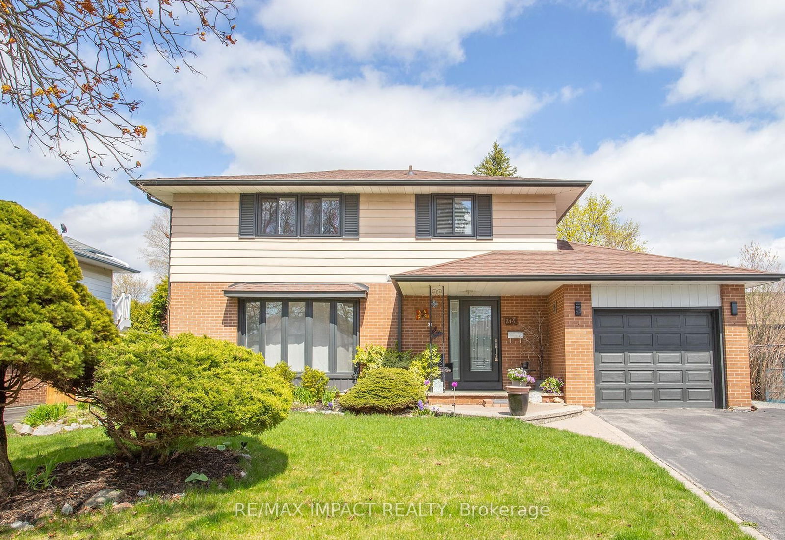 Detached House for sale at 214 Marigold Avenue, Oshawa, Centennial, L1G 3G3 - MLS: E12122213
