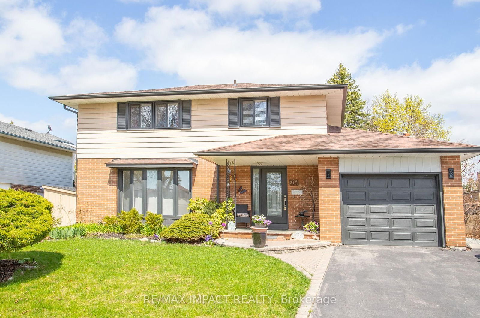 Detached House for sale at 214 Marigold Avenue, Oshawa, Centennial, L1G 3G3 - MLS: E12122213