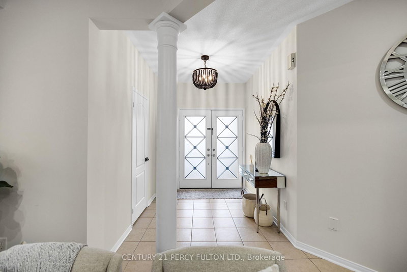 1348 Wallig Ave, Oshawa, L1K 0J5 | Image 3