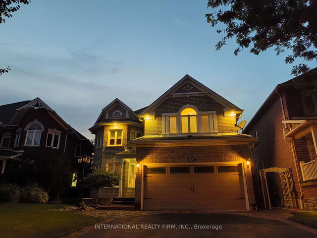 6 Mortimer Crescent