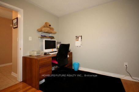 Main - 32 Hoptree Avenue