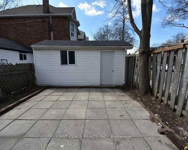 Bsmt - 1050 Woodbine Avenue