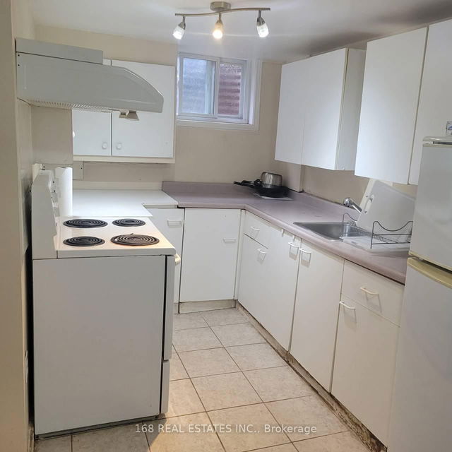 Basement Apartment - 136 Earlton Road