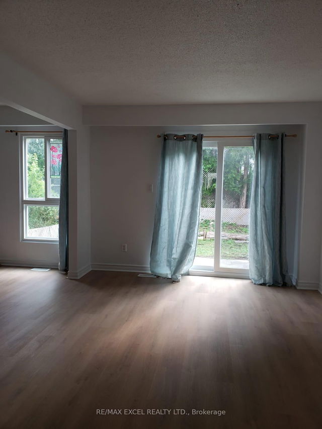 75 La Peer Boulevard