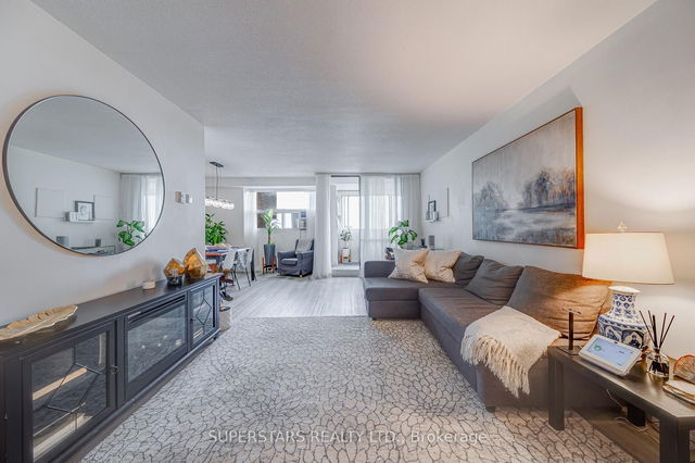 3504 - 3 Massey Square