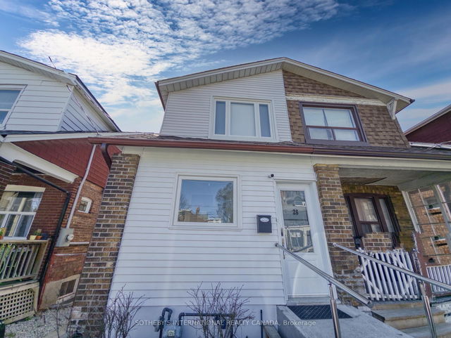 26 Greenwood Avenue