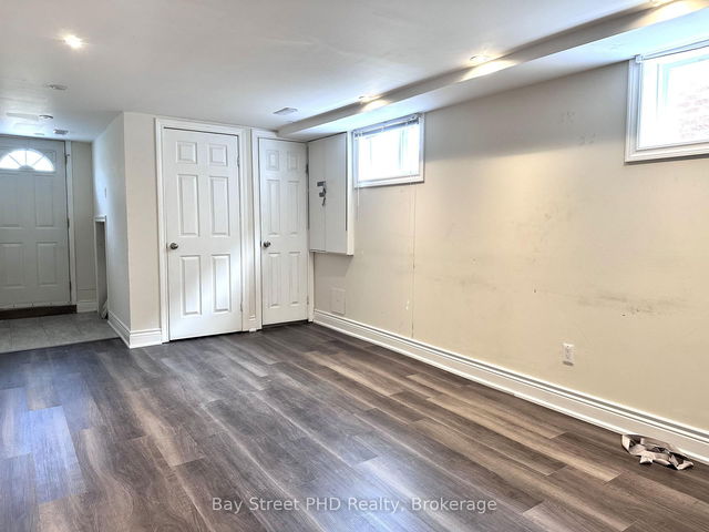 275 Timberbank Boulevard