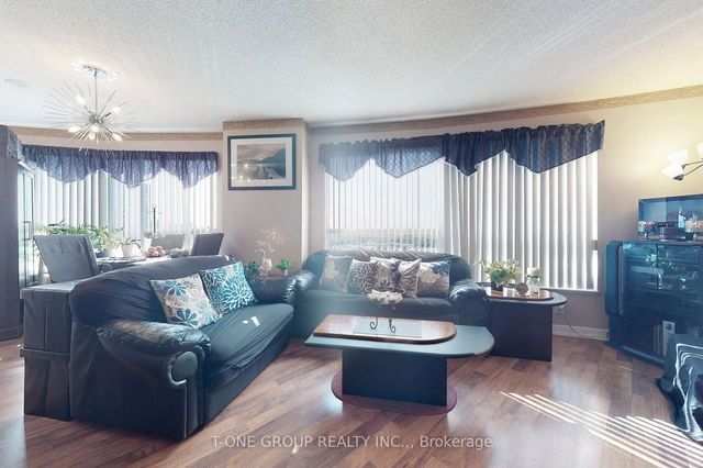 2311 - 36 LEE CENTRE Drive