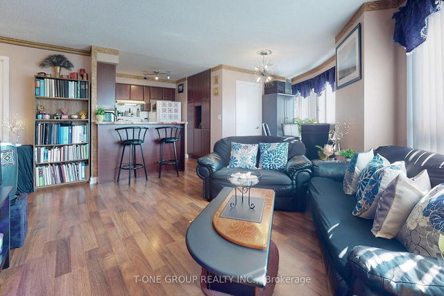 2311 - 36 LEE CENTRE Drive
