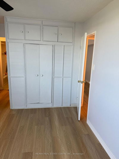 Unit 715 — 121 Ling Rd, Toronto - West Hill image-0-1
