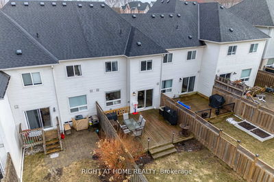 14 Dodds Sq, Clarington - Bowmanville image-0-2