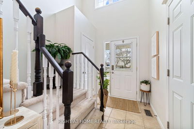 14 Dodds Sq, Clarington - Bowmanville image-0-4